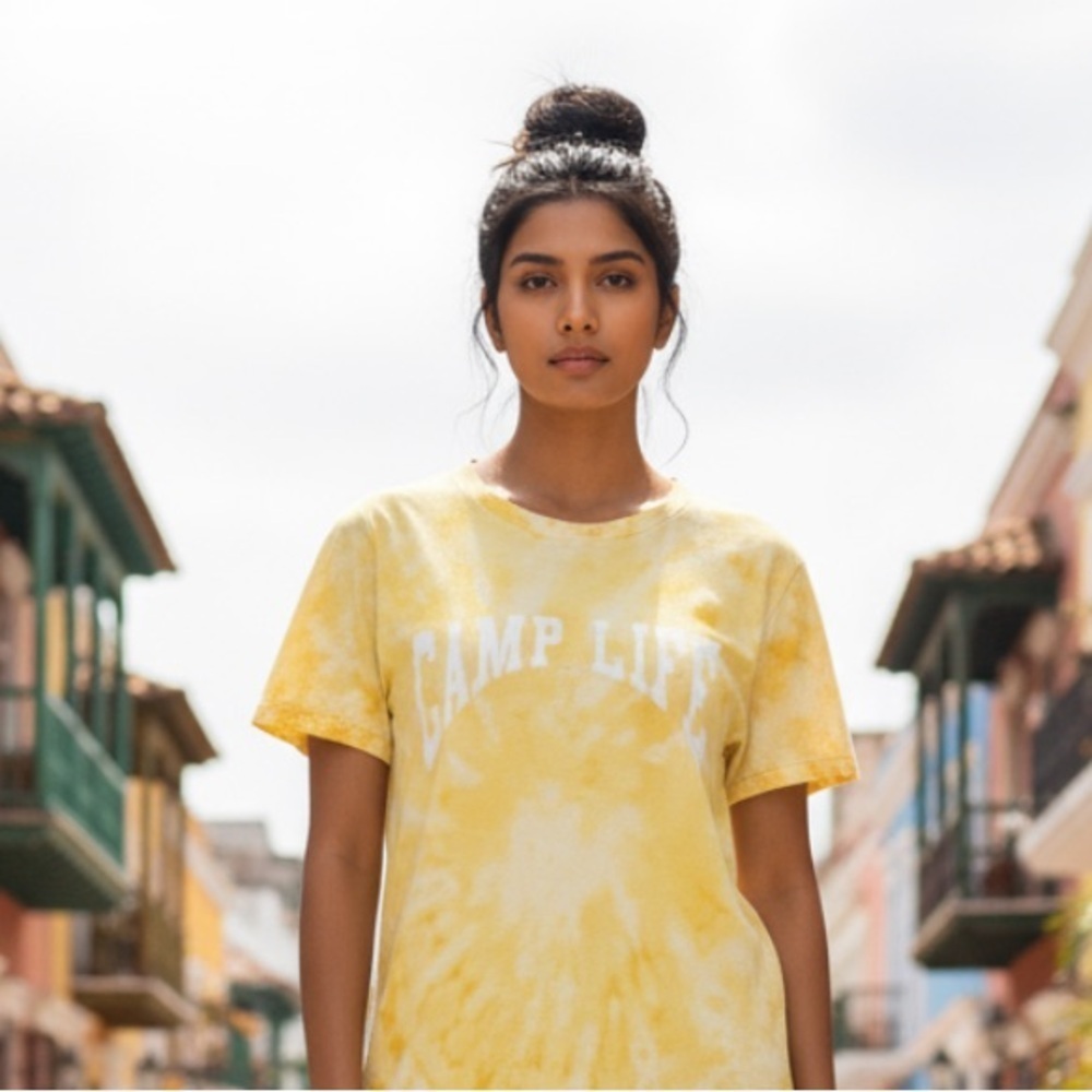 CAMP LIFE 🏕️ summer yellow tie dye top s